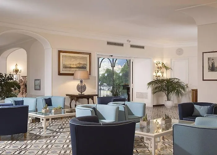 Grand Capodimonte מלון 4*
