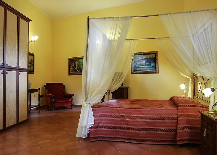 Grand Capodimonte מלון 4*