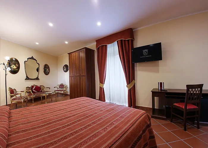 Grand Capodimonte מלון 4*